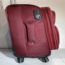 Load image into Gallery viewer, D&amp;B 20&quot; Carry On Luggage
