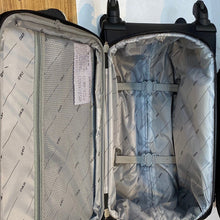 Load image into Gallery viewer, D&amp;B 2 Piece Luggage Set
